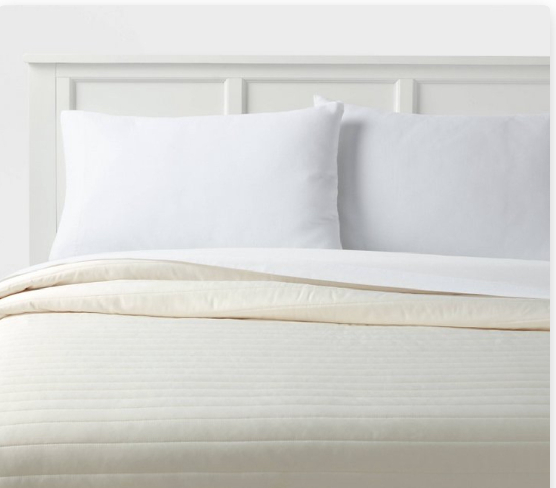 Full/Queen Satin Quilt Ivory- Room Essentials