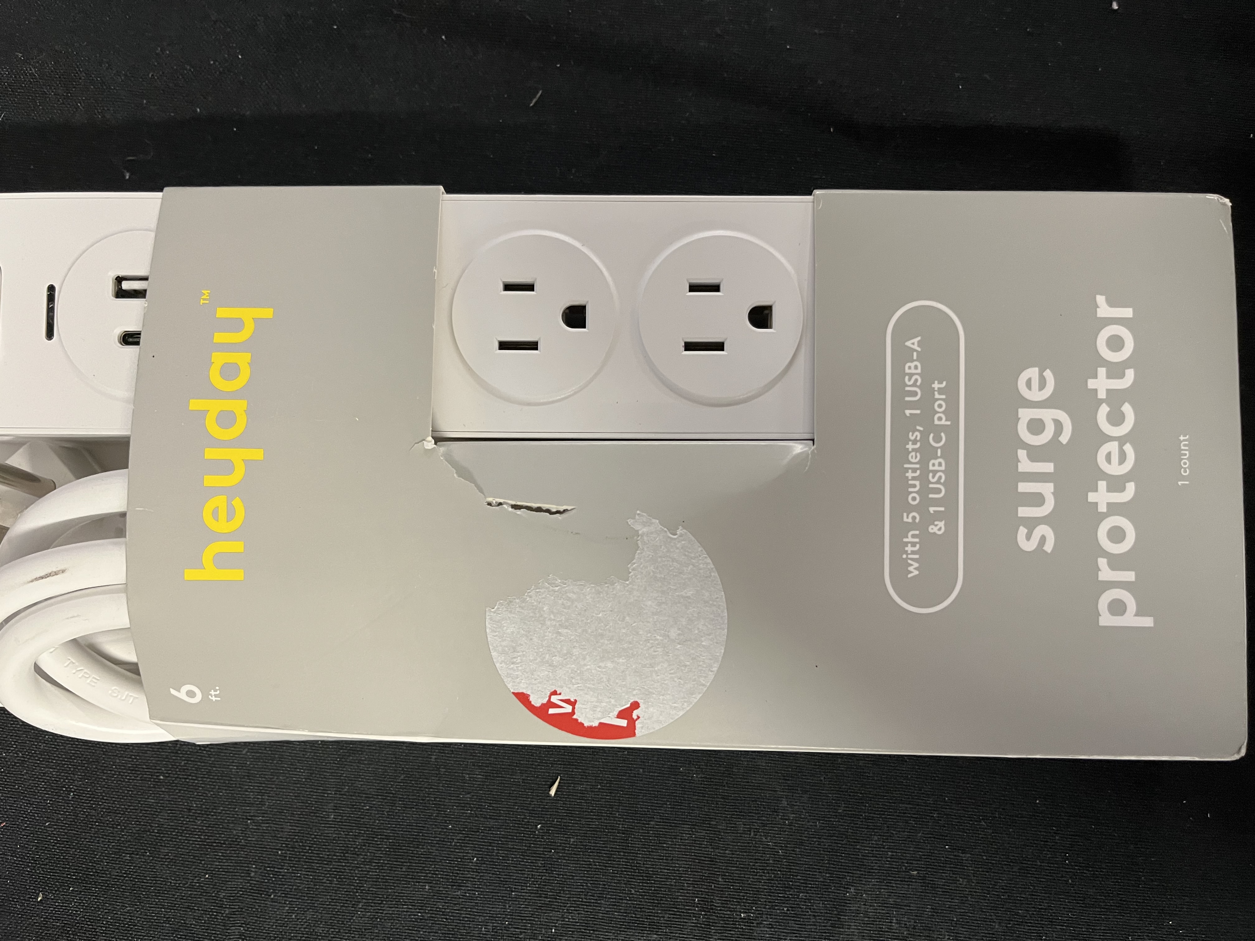 6-Outlet Surge Protector with 4' Extension Cord 720J - dealworthy™ White