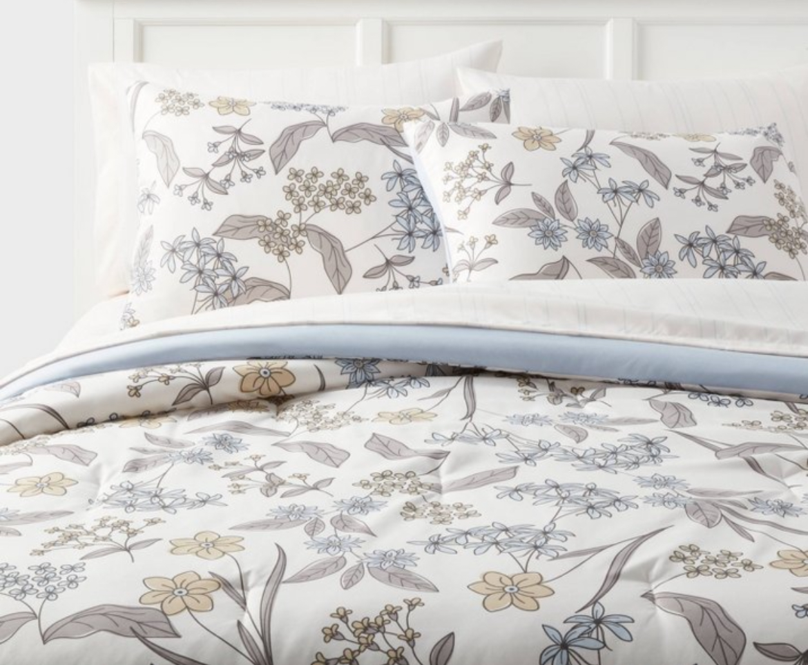 Full/Queen Printed Comforter Set Ivory/Light Blue/Honey Yellow - Room Essentials™: Botanical Pattern, 7-Piece Bedding Set