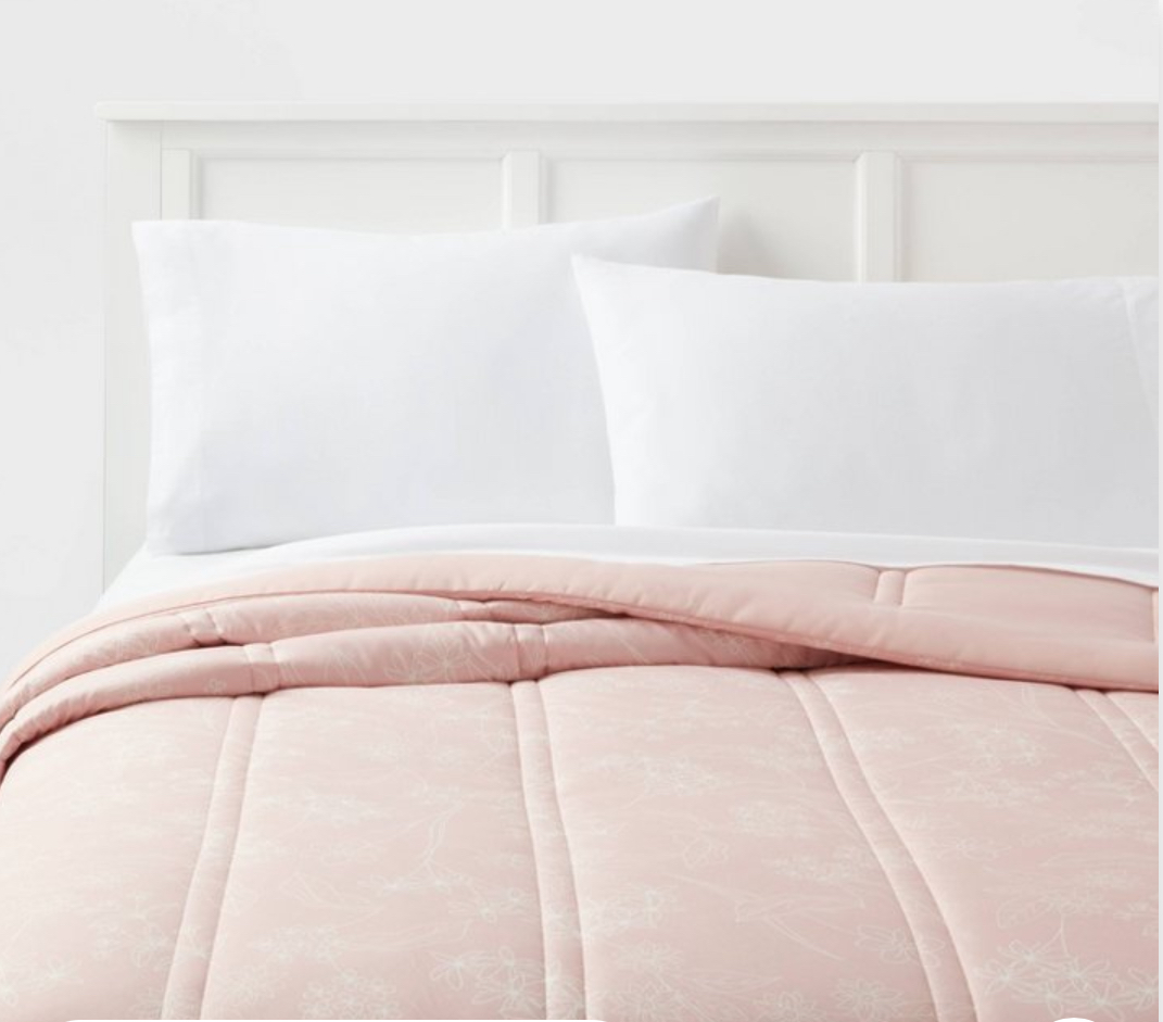 Twin/ Twin Extra Long Lofty Microfiber Printed Comforter Light Pink/ White Floral
